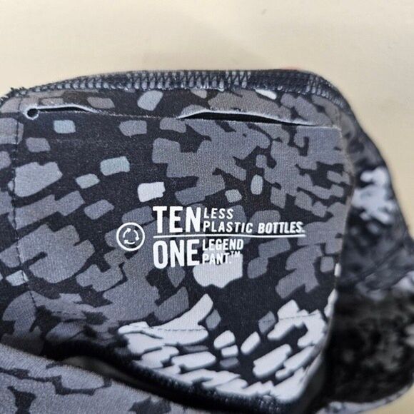 NIKE Legend Tight Fit Dri-FIT Training ¾ Leggings Run Running Yoga Small S - Picture 4 of 7